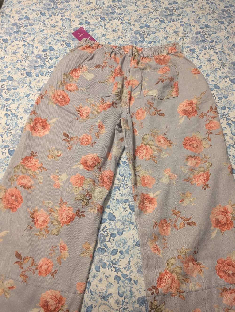 Wide Leg Floral Pants in Light Blue - Picture 5 of 6